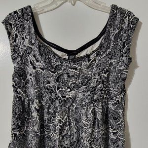 Torrid Babydoll Black & White Paisly Short Sleeve Top